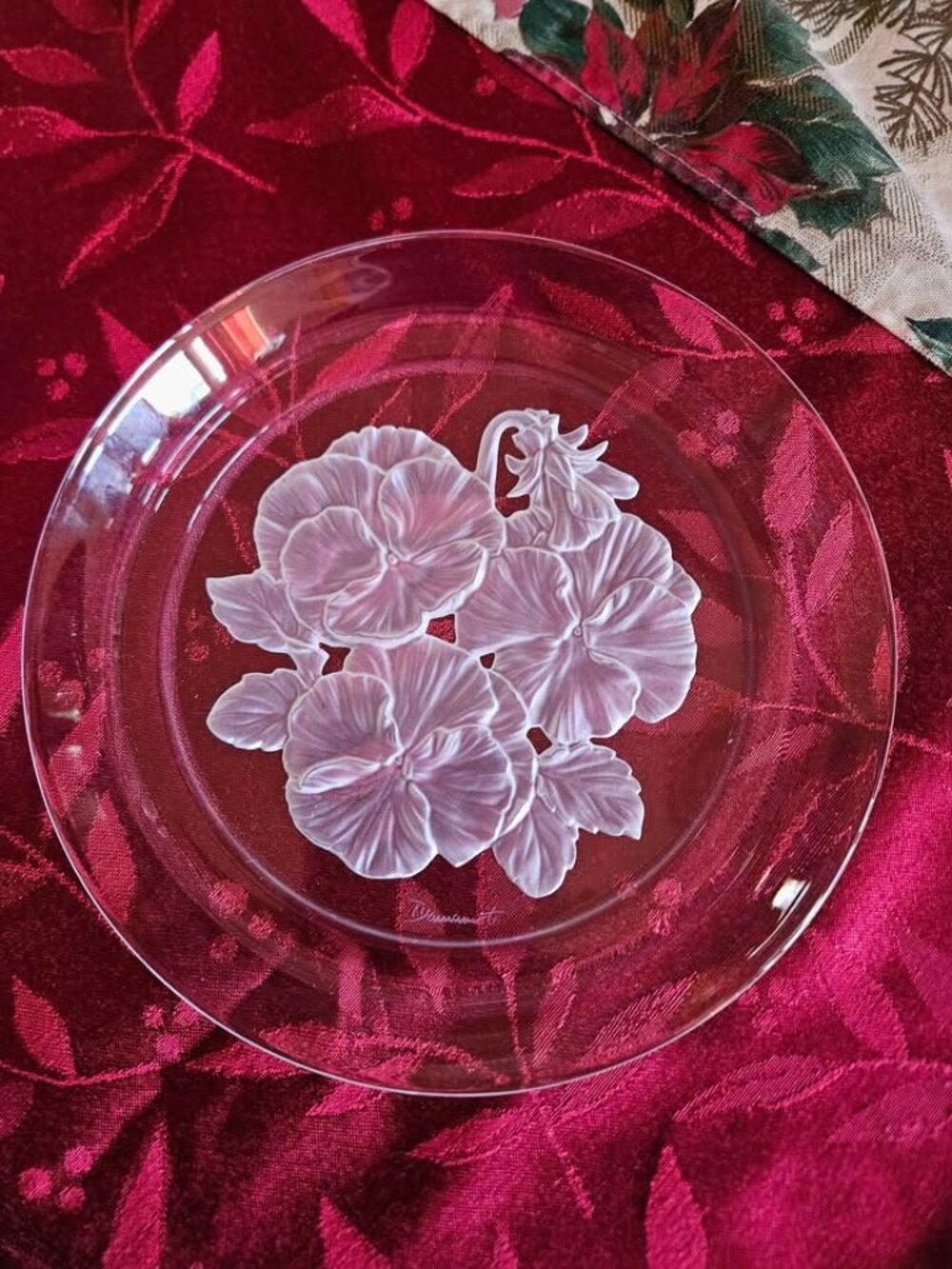 Decorative Hoya Yamamoto Pansy Flower Plate